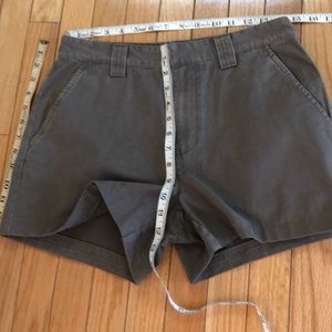 EUCshorts Calvin Klein army green size 8